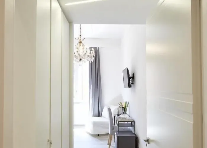 Raffaela's & Vatican 4* Rome